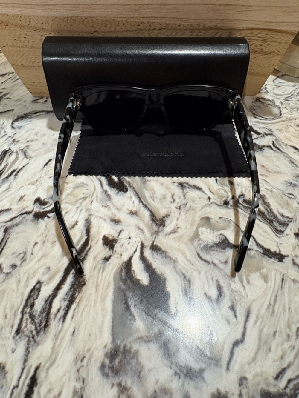 Balenciaga Gray Marbled Cat-Eye Sunglasses with Gold Logo - Picture 6 of 7